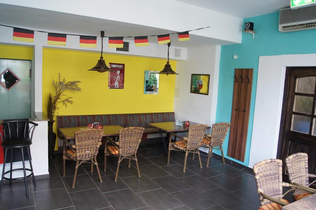 Hotel "Drei Rosen" Ohg Regina & Hans - Peter Fassbinder Leinefelde-Worbis Extérieur photo